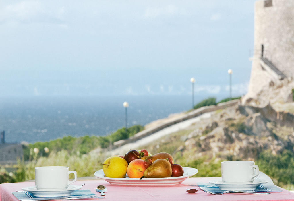 Hotel Da Cecco Santa Teresa Gallura Eksteriør billede