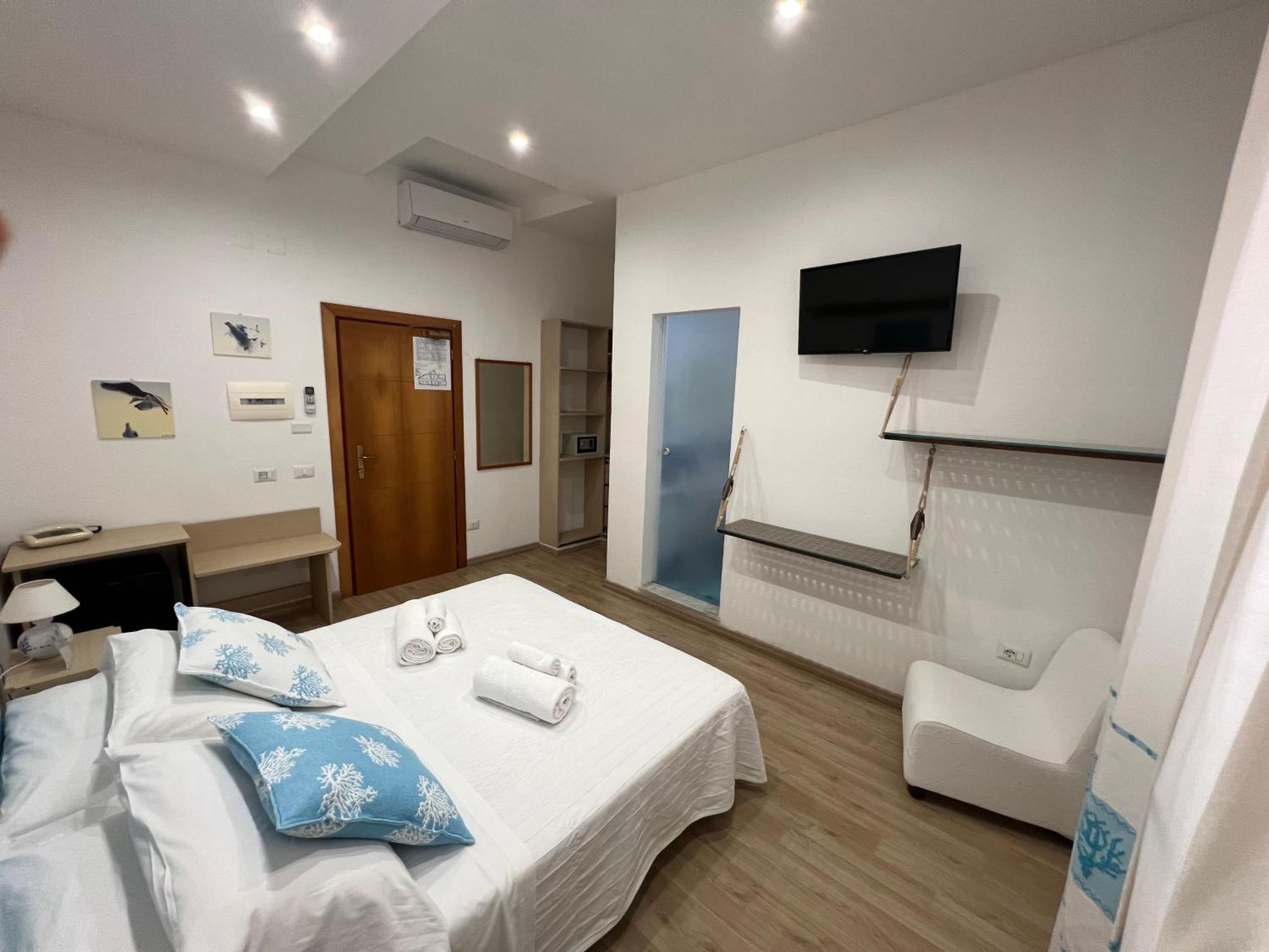 Hotel Da Cecco Santa Teresa Gallura Eksteriør billede