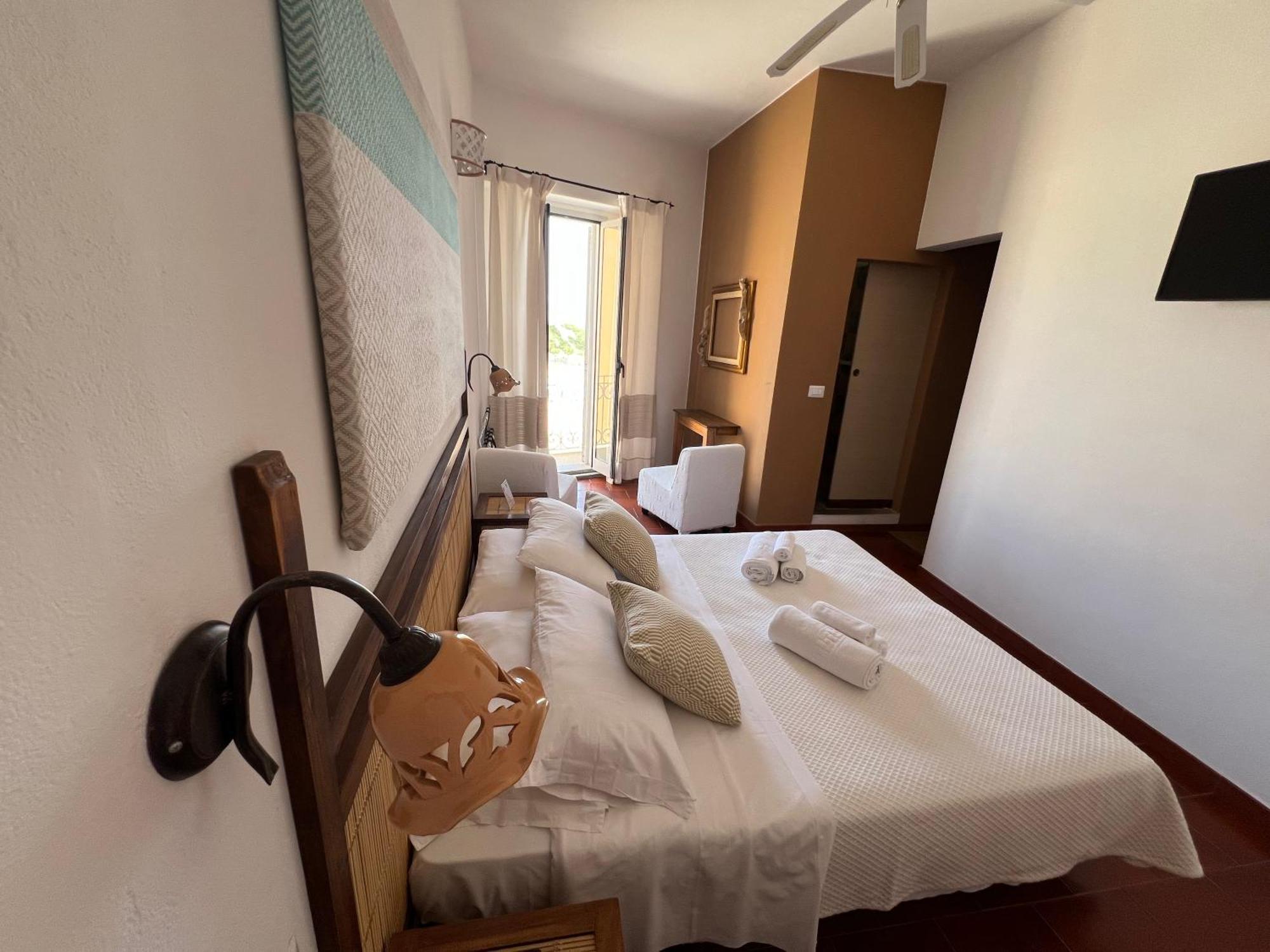 Hotel Da Cecco Santa Teresa Gallura Eksteriør billede