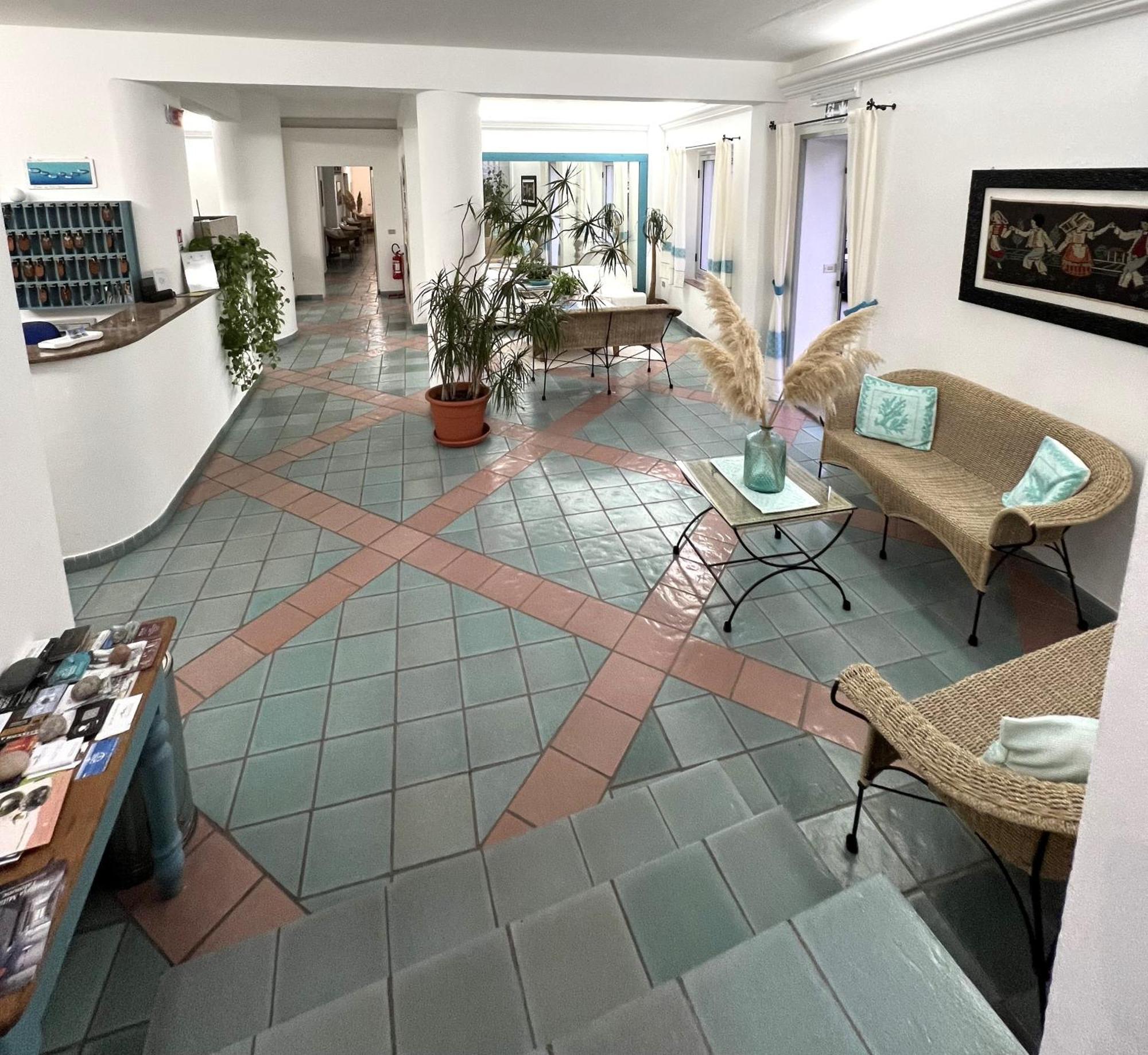 Hotel Da Cecco Santa Teresa Gallura Eksteriør billede