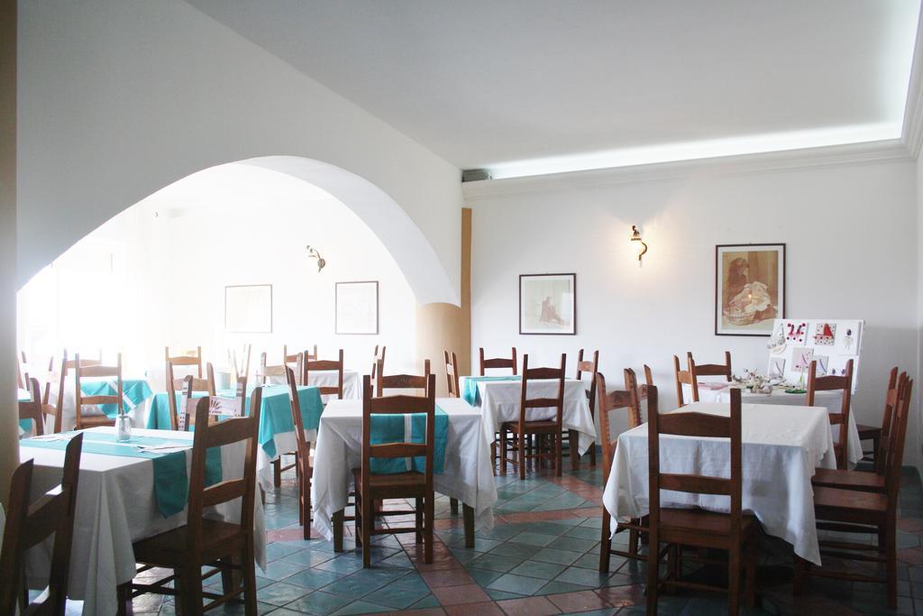 Hotel Da Cecco Santa Teresa Gallura Eksteriør billede