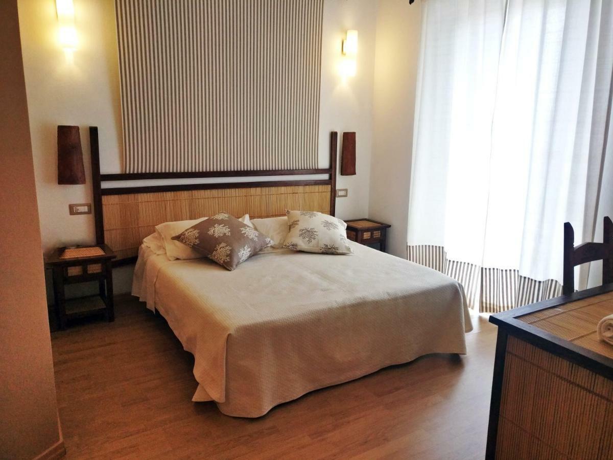 Hotel Da Cecco Santa Teresa Gallura Eksteriør billede