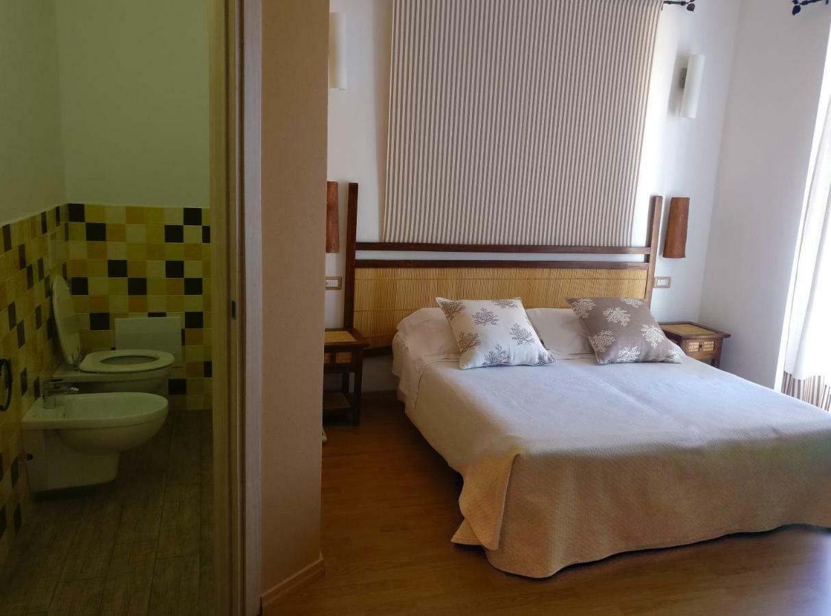 Hotel Da Cecco Santa Teresa Gallura Eksteriør billede